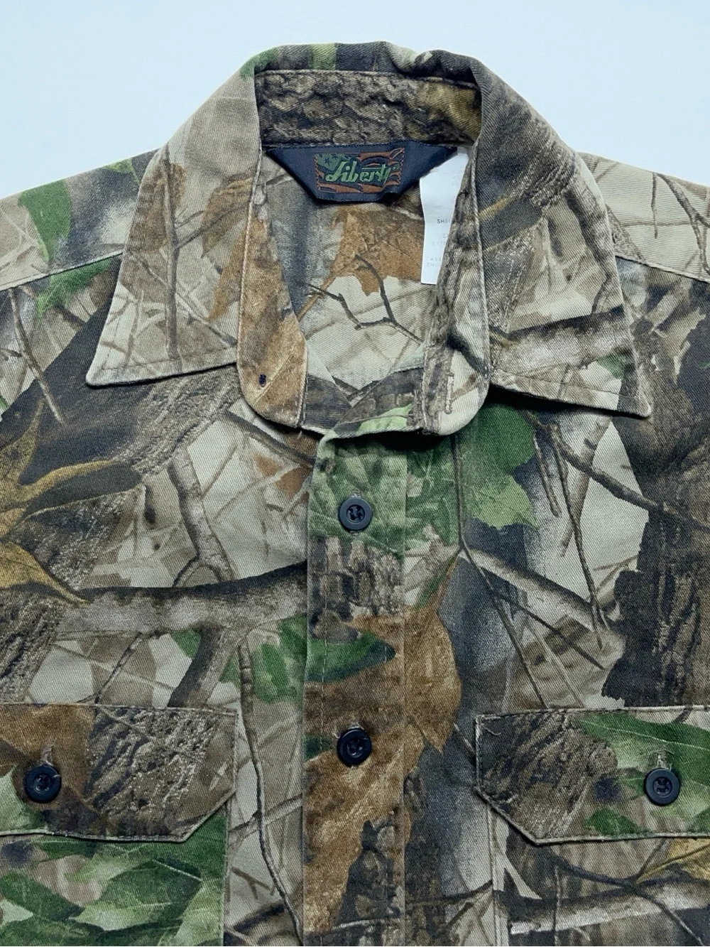 Liberty Realtree Hardwoods Camo Shirt Mens Size Medium Long Sleeve Button Up - Picture 10 of 14